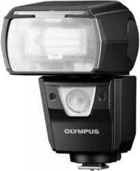 Blesk Olympus FL-36 - Externí blesk s množstvím funkcí, podpora FP režimu, pomalá synchronizace, synchronizace na druhou lamelu, potlačení červených očí, zoomovatelný reflektor, bleskové korekce.
