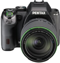 Digitalkamera Pentax KS - Die kleinste staubgeschützte SLR - Kamera, ausgestatten mit einem drehbaren LCD Monitor. Wetterresistemnt.